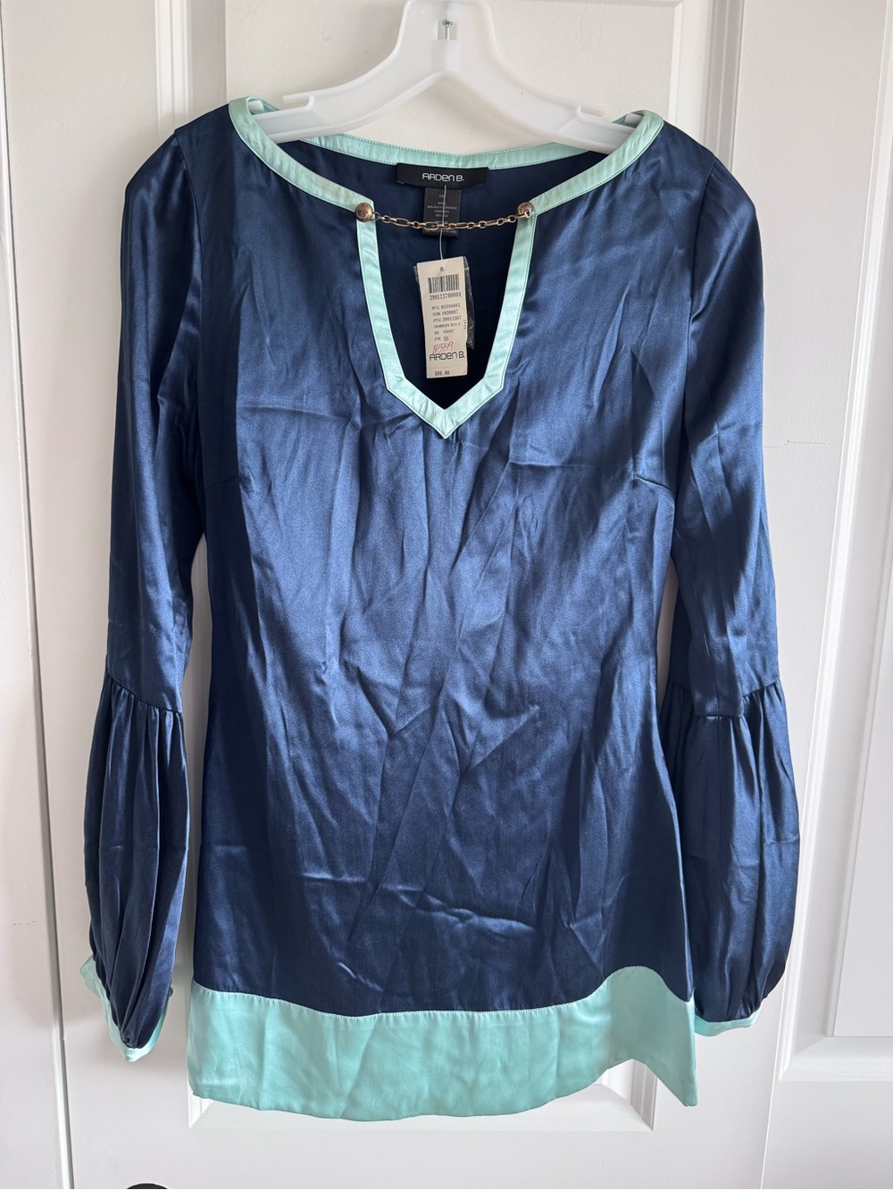 Arden B silk Navy tunic Top with Mint Trim V-Neck Tunic